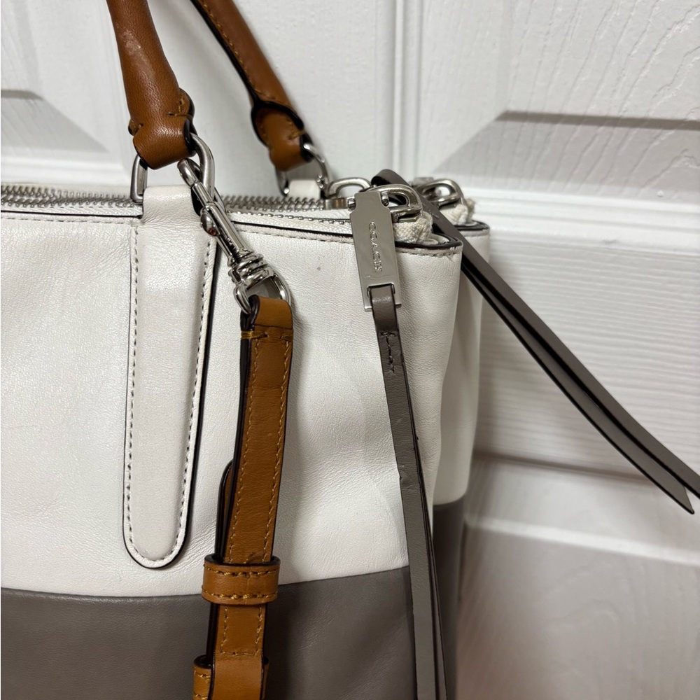Coach A1469-32502 Large Borough Retro Colorblock Grey/Cream/Tan Leather in EUC - Picture 9 of 16
